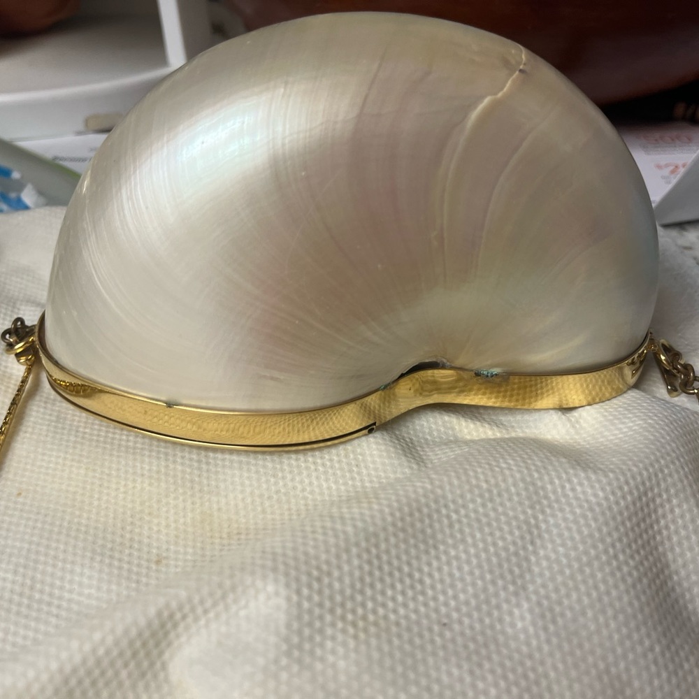 Rare Vintage Judith Leiber Seashell Minaudière Purse w/ Convertible Gold Chain